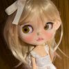 Blonde Blythe do